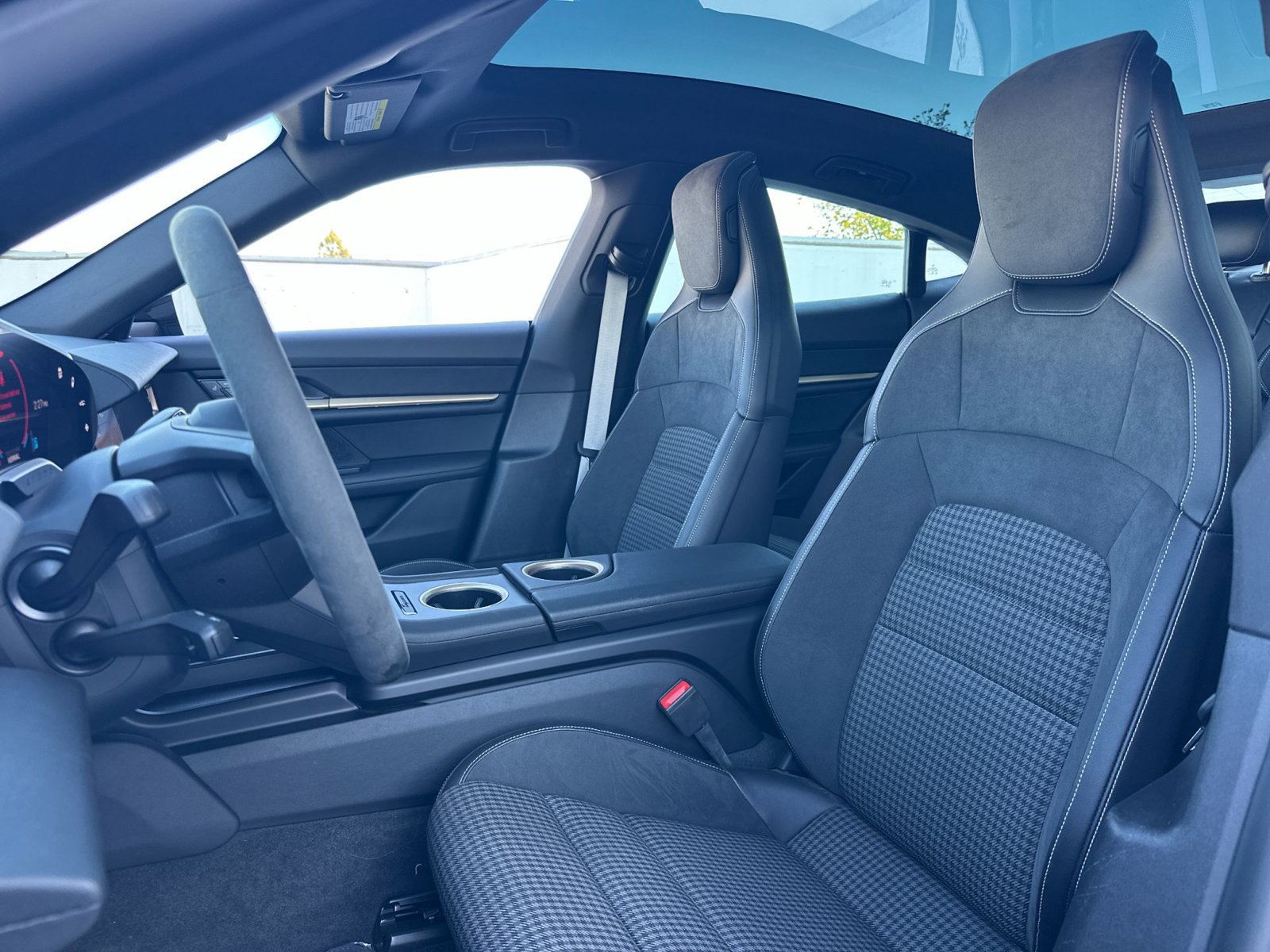 Certified 2025 Porsche Taycan 4S AWD/4WD image 6