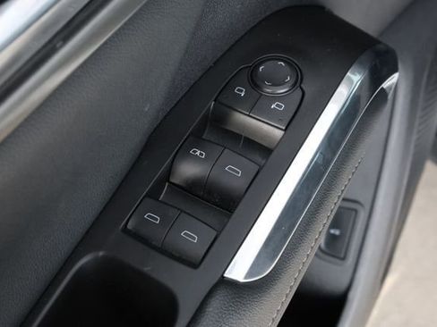 Used 2024 Chevrolet Traverse LT image 23