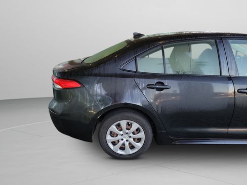 Used 2020 Toyota Corolla LE image 29