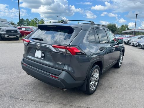 Used 2021 Toyota RAV4 XLE Premium FWD image 6