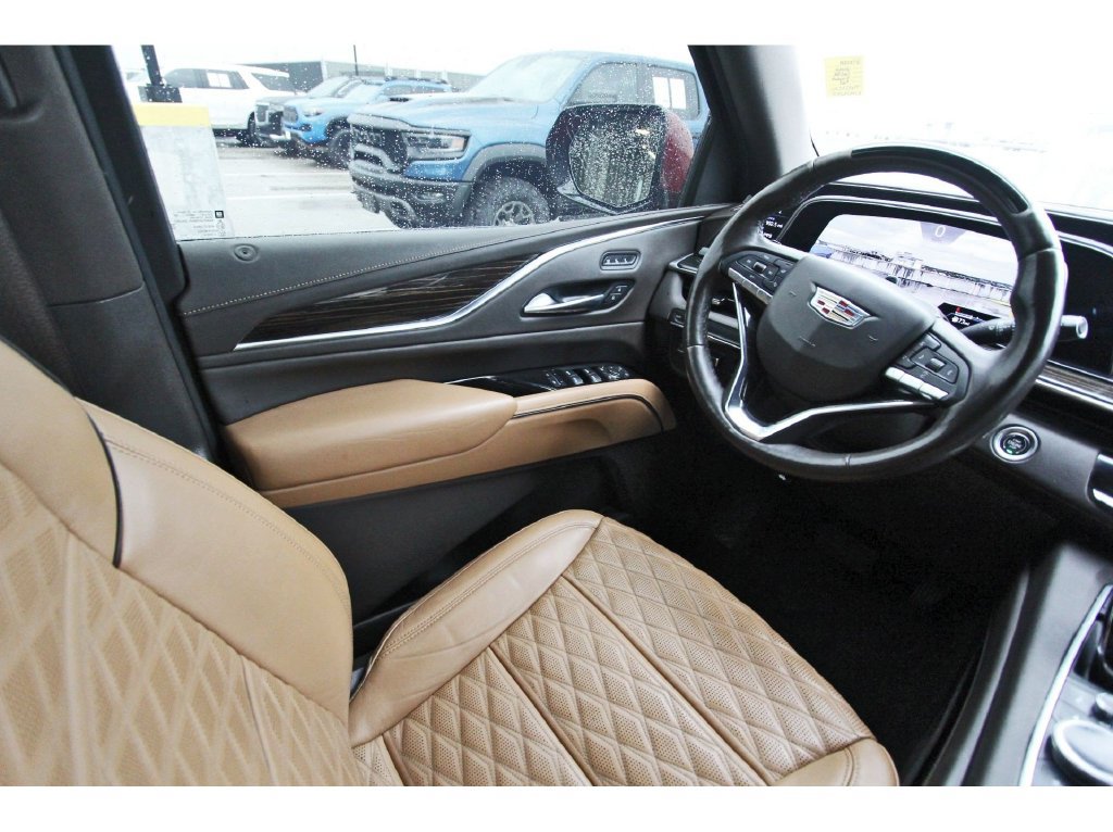Used 2022 Cadillac Escalade Premium Luxury w/ Performance Package RWD image 8
