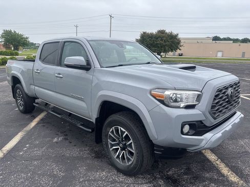 Used 2020 Toyota Tacoma 4x4 Double Cab image 3