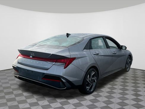New 2026 Hyundai Elantra Limited FWD image 31
