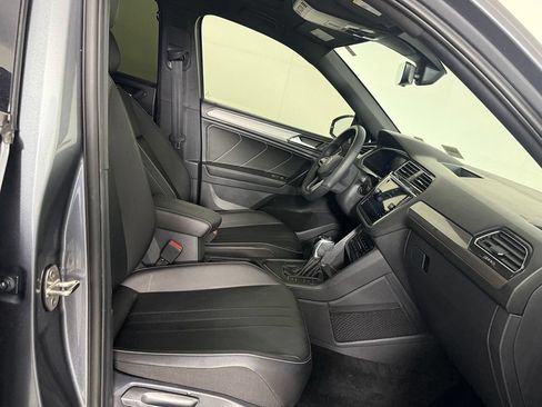 Used 2022 Volkswagen Tiguan SE R-Line FWD image 29