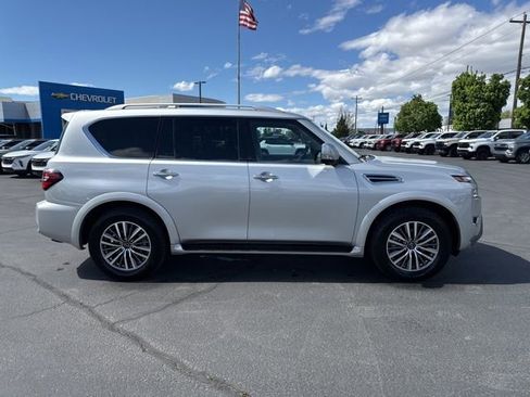 Used 2024 Nissan Armada SL w/ Captain's Chairs Package AWD/4WD image 8