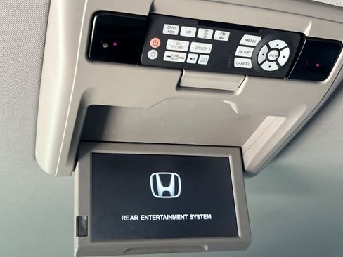 Used 2016 Honda Odyssey SE image 16