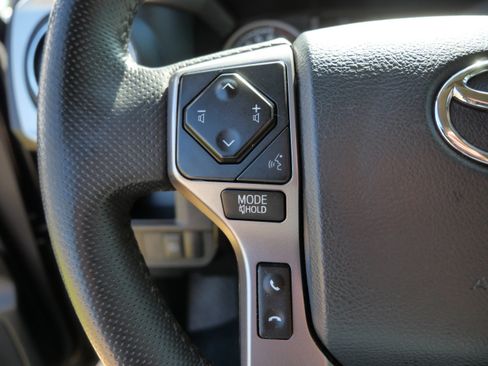Used 2019 Toyota Tacoma SR5 AWD/4WD image 27