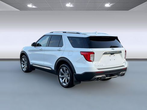 Certified 2020 Ford Explorer Platinum w/ Premium Technology Package AWD/4WD image 3