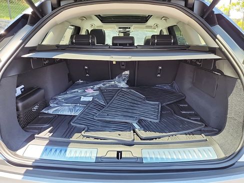 Certified 2025 Land Rover Range Rover Velar S image 13