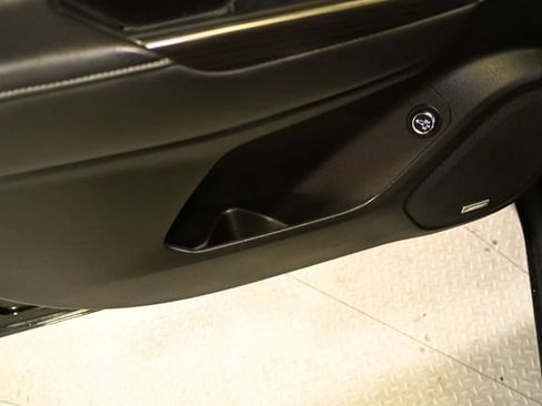 Used 2023 GMC Acadia SLT image 42