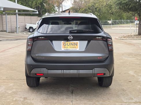New 2026 Nissan Kicks SR FWD image 4