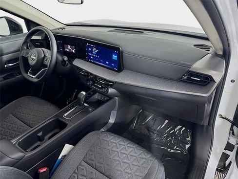 Used 2026 Nissan Kicks SV FWD image 27