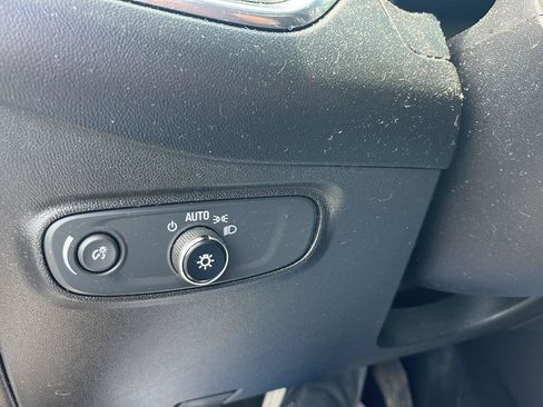 Used 2018 Chevrolet Equinox LT AWD/4WD image 13