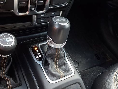 Used 2021 Jeep Wrangler Unlimited Sahara AWD/4WD image 17