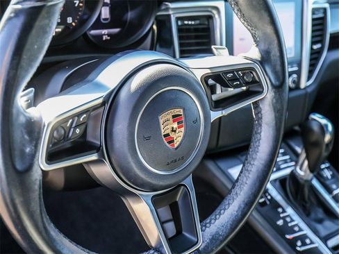Used 2018 Porsche Macan image 28