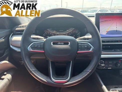 Used 2025 Jeep Compass Limited AWD/4WD image 11