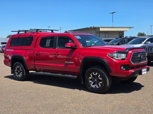 Used 2018 Toyota Tacoma TRD Off-Road w/ TRD Premium Off Road Package AWD/4WD image 28