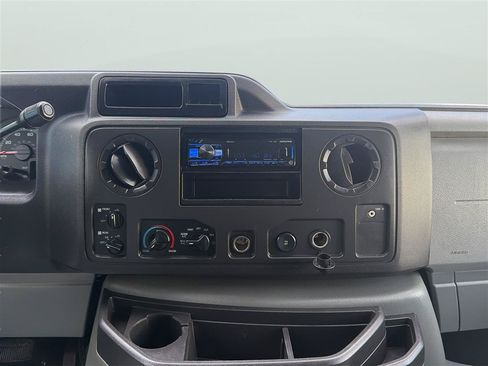 Used 2010 Ford E-350 and Econoline 350 XL RWD image 19