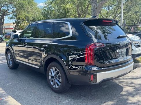 Used 2024 Kia Telluride LX FWD image 2