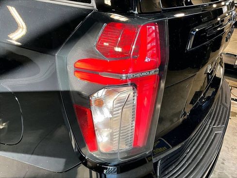 Used 2023 Chevrolet Tahoe Z71 w/ Luxury Package AWD/4WD image 35