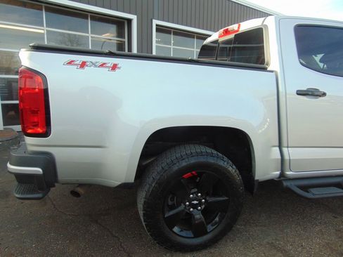Used 2019 Chevrolet Colorado LT w/ Redline Special Edition image 13