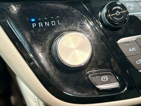 Used 2021 Chrysler Pacifica Limited w/ Premium & Safety Sphere Group image 18