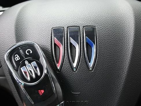 Used 2025 Buick Encore GX Preferred AWD/4WD image 40