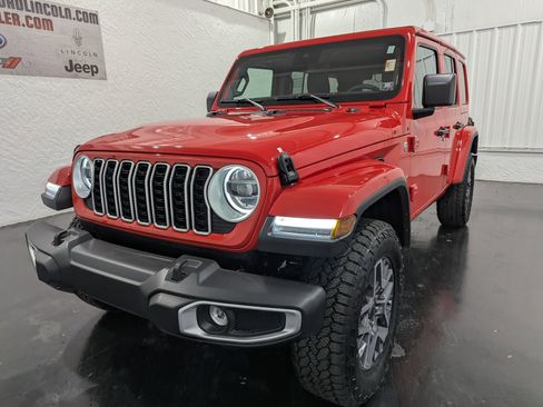 Used 2024 Jeep Wrangler Unlimited Sahara image 3