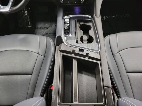 Used 2024 Buick Enclave Essence w/ Sport Touring Edition image 17