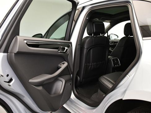 Certified 2026 Porsche Macan Turbo AWD/4WD image 45