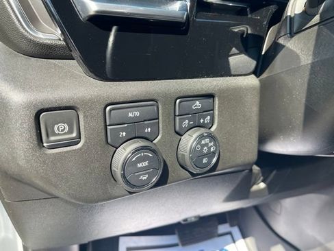 Used 2022 Chevrolet Silverado 1500 RST w/ Rally Edition AWD/4WD image 7
