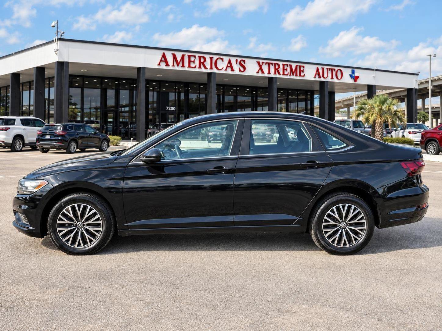 Used 2021 Volkswagen Jetta FWD image 4