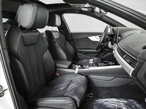 Used 2022 Audi A4 2.0T Premium Plus image 21