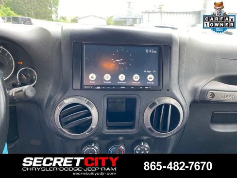 Used 2016 Jeep Wrangler Unlimited Sport w/ Connectivity Group AWD/4WD image 15