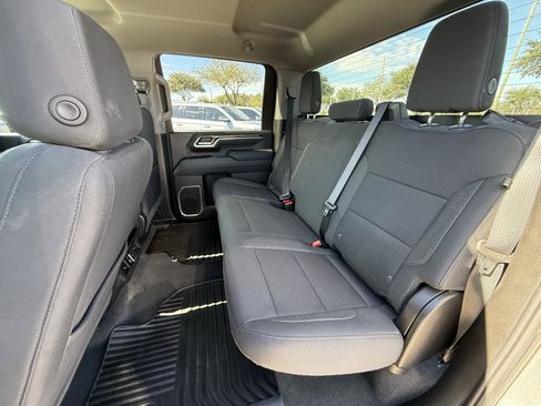 Used 2025 Chevrolet Silverado 2500 LT w/ Convenience Package image 28