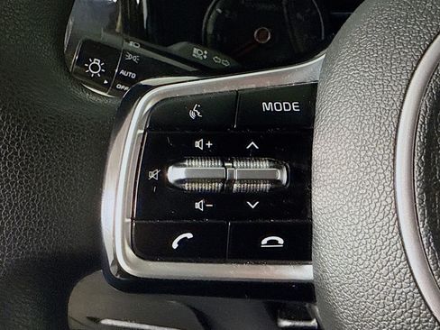 Used 2021 Kia Sorento LX image 14