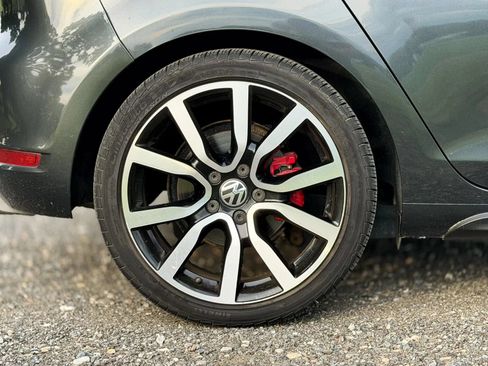 Used 2012 Volkswagen GTI 4-Door FWD image 29