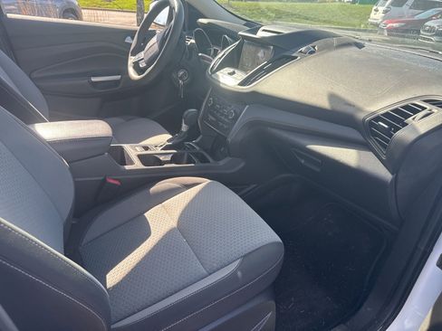 Used 2017 Ford Escape SE w/ Equipment Group 201A image 15