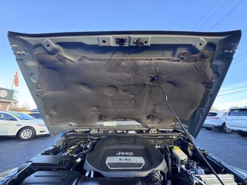 Used 2015 Jeep Wrangler Unlimited Sahara image 44