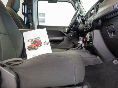 Certified 2020 Jeep Gladiator Sport w/ Quick Order Package 24S image 5