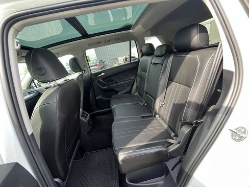 Certified 2023 Volkswagen Tiguan SE w/ Panoramic Sunroof Package AWD/4WD image 26