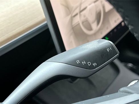 Used 2022 Tesla Model Y Performance image 24