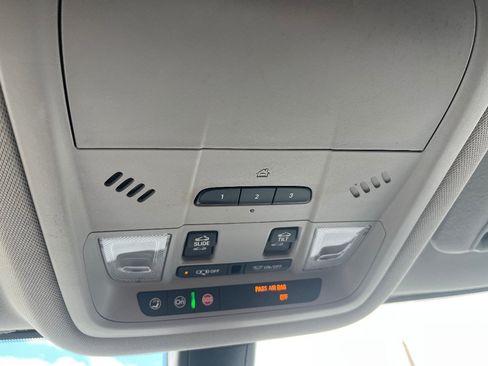 Used 2019 GMC Acadia SLT FWD image 24