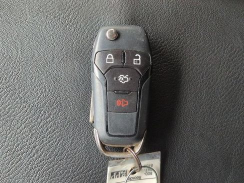 Used 2013 Ford Fusion SE FWD image 27
