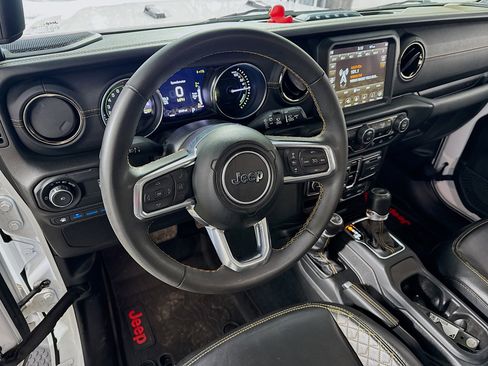 Used 2023 Jeep Wrangler Unlimited Sahara image 23