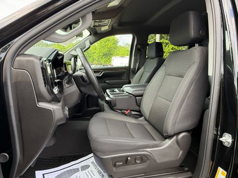 Used 2025 Chevrolet Silverado 1500 LT AWD/4WD image 12