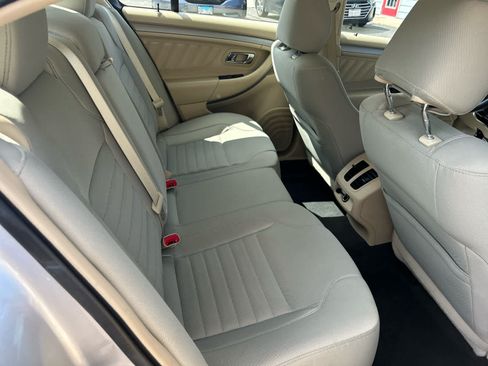 Used 2016 Ford Taurus SE FWD image 24