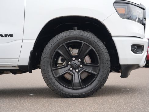 Used 2020 RAM 1500 Big Horn AWD/4WD image 11