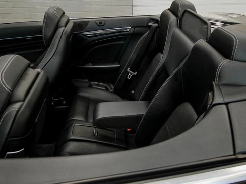 Used 2016 Mercedes-Benz E 400 Cabriolet image 25