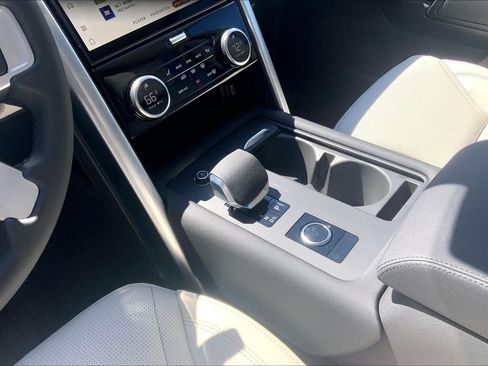New 2026 Land Rover Discovery S AWD/4WD image 7